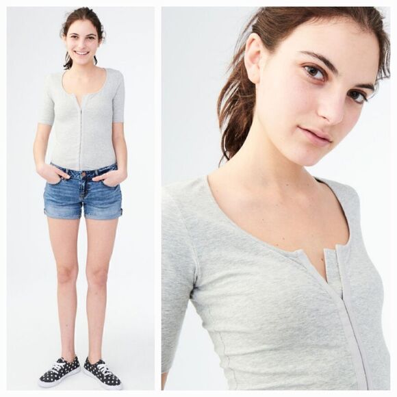 Aeropostale Hook-And-Eye Short Sleeve Top in Heathered Gray Size XS - Picture 2 of 11